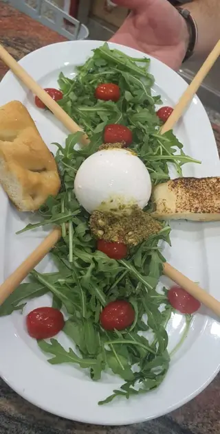 Ensalada Burrattina