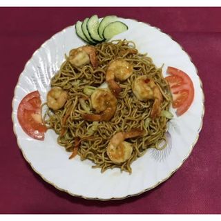 27. Fideo frito con langostino