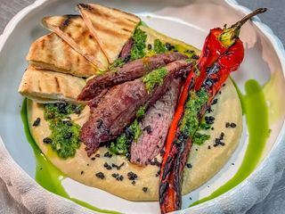 Muschiulet de berbercut Noua Zeelanda cu hummus