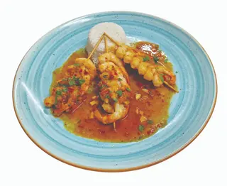 pinchos de gambas picantes