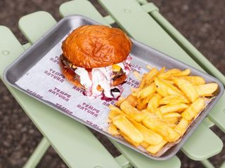 Хрущі над вишнями гудуть (415/145г)