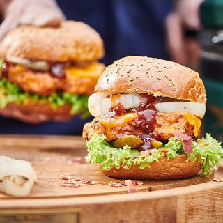 Manu the good chicken 