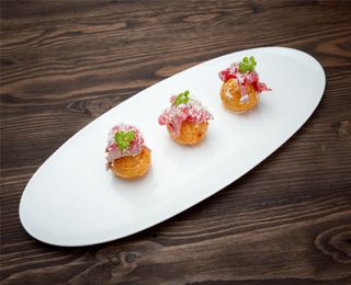 Souffle de parmezan cu mușchi de vițel și sos tonnato