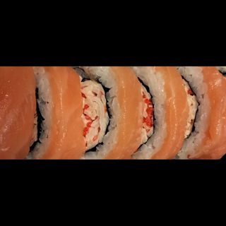 California Gold owijana łososiem/sałatka krabowa/ostry majonez