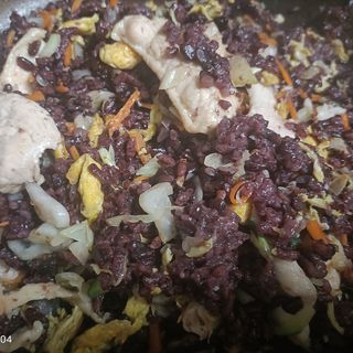 184. Riso black con pollo