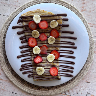 CREPE DE NUTELLA, FRESAS Y PLATAN0