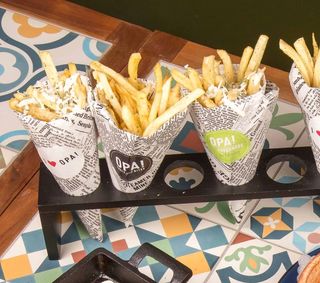 Tiganites Patates sa Fetom