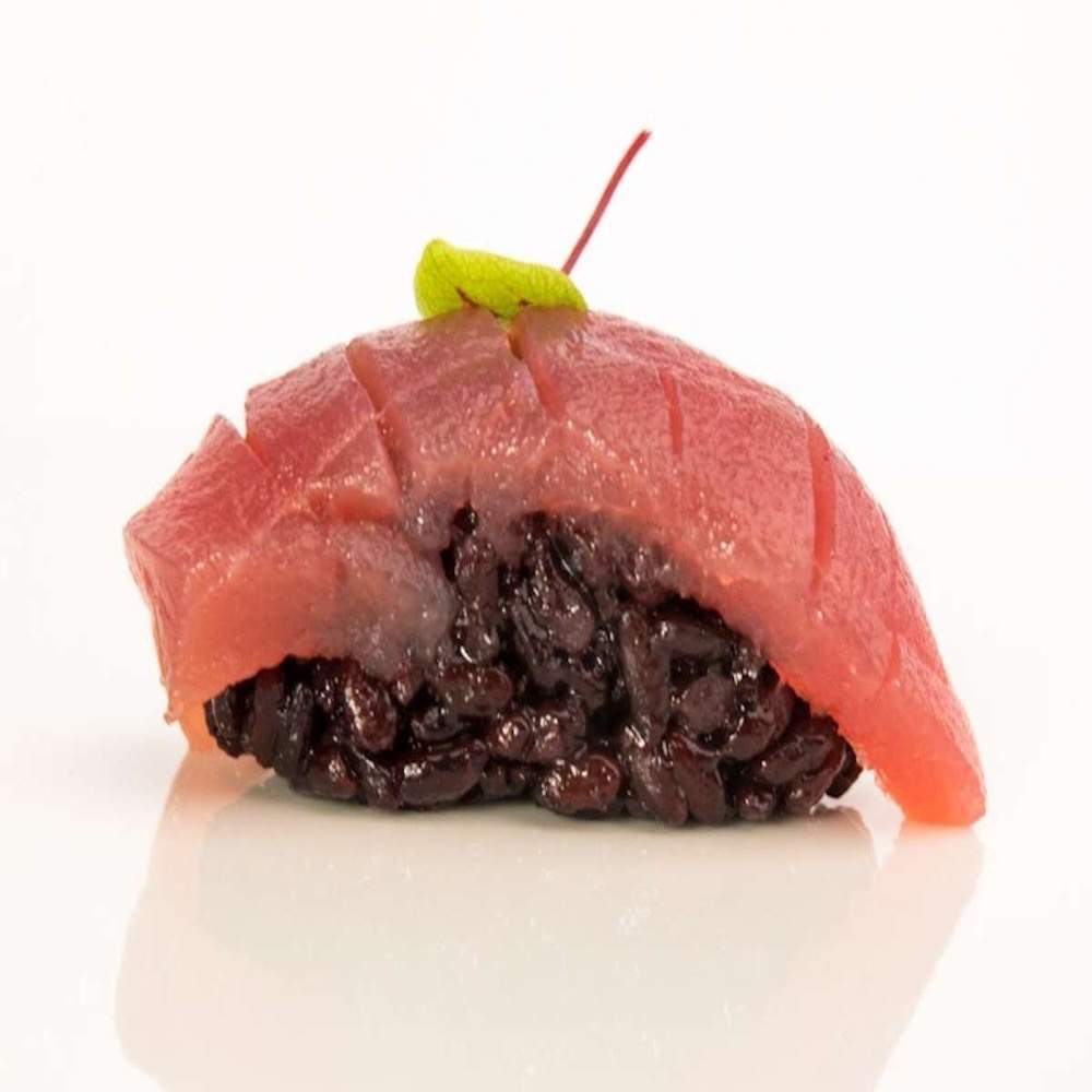 Nigiri tonno e riso venere