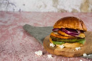 Meniu Burger Halloumi + Pepsi 250 ml