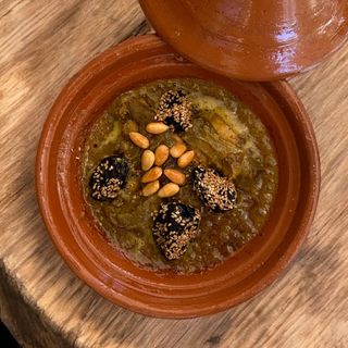 Tajine De Bœuf Aux Pruneaux Et Amandes