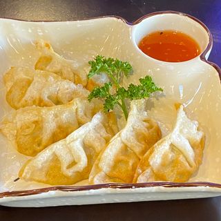 4A.- Gyoza De Pollo Fritas Con Salsa Agridulce (6 Uds.)