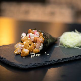 Temaki salmón fry (1 ud.)