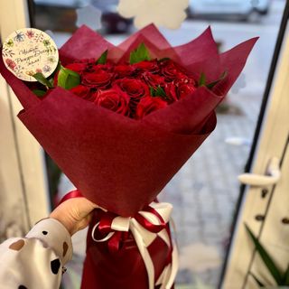 Букет със 17 червени рози