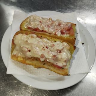 Pan Con Ajo Con Tomate Y Queso