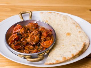 Креветки в соусі Біск с фокаччею