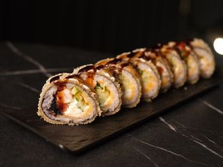 Рол теплий з креветкою і лососем (360g)