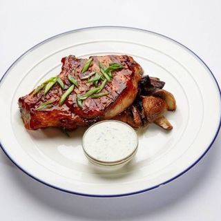 Костиця з печерицями та соусом Ранч