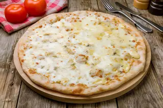 Pizza 4 quesos (30 cm.)