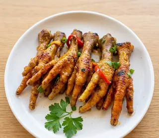 Pattes de poulet & pain ou attiéké