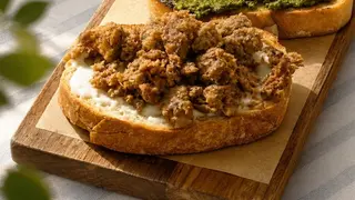 CROSTONE SALSICCIA E FONDUTA DI PARMIGIANO