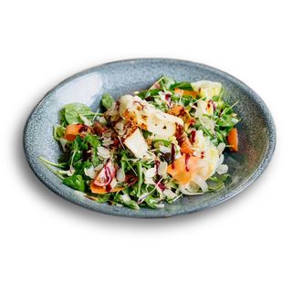 Salată cu verdețuri și halloumi la grătar K