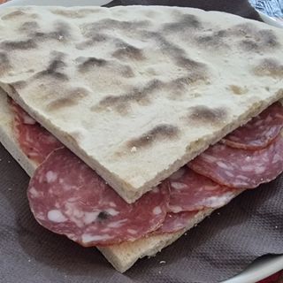 Crescia salame cinghiale
