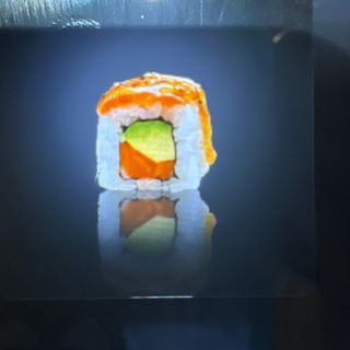 62B. Uramaki Spicy Mix Tuna Roll (8 Pzs.)