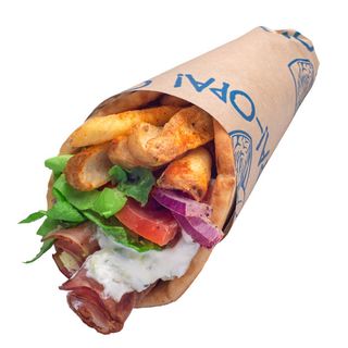 Frigaruie pui cu felii de bacon pita mare