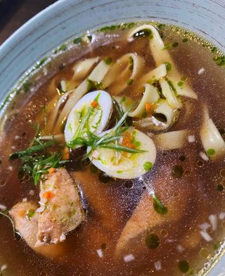 Бульон з куркою