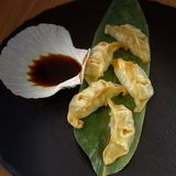 Гьоза със свинско месо  (5бр + соев сос 25мл)