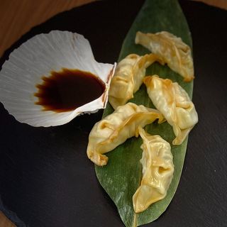 Гьоза със свинско месо  (5бр + соев сос 25мл)