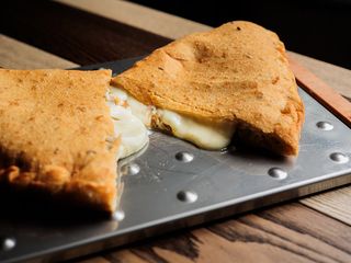 Pizza fritta siciliana