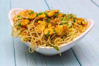 Lamb Hakka Noodles - Medium Pack (650ML) + 1 Drink