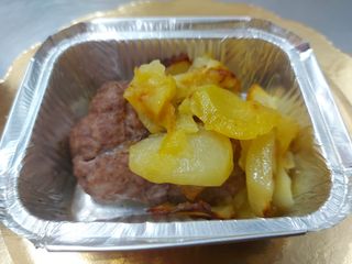 Polpettone, prosciutto e mozzarella, patate al forno  - 1 porzione 350 g