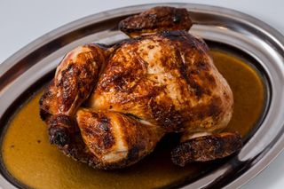 Pollo asado al carbón
