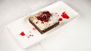 Nuttah Brownie - bardzo orzechowe z kompotem z wiśni