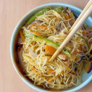 109. Tallarines con vegetales