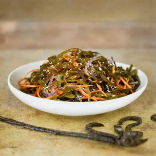 24. Водорасли с чесън, сол и китайска подправка (300г)