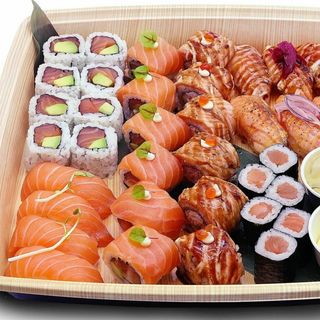 Salmon Lover's Combo 24pcs