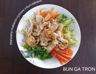 Makaron ryżowy z kurczakiem 450g