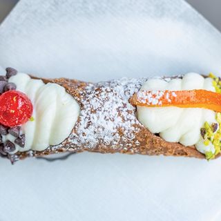 cannolo siciliano
