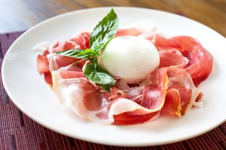 Prosciutto crudo e bufala