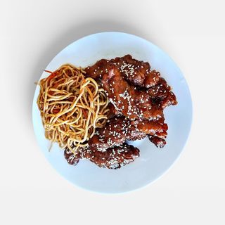 Pui caramelizat cu noodles normal