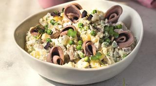 Салат "Оливье" с языком