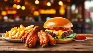Combo -  Cheeseburger + 3 Aripiaore +Cartofi prajiti +Doza XIXO