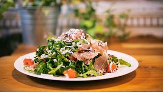 Sałatka Rukola e Prosciutto Crudo