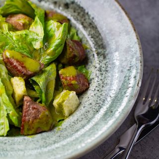 სტეიკ სალათი