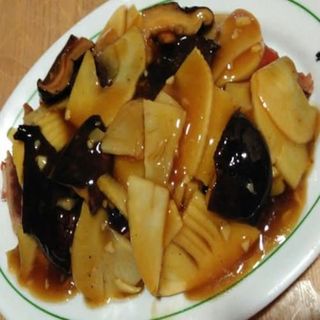 Pato Con Bambú Y Setas Chinas