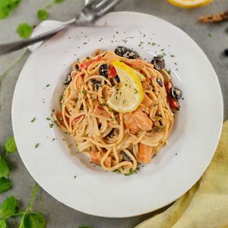 Pasta sa dimljenim lososom 350 gr