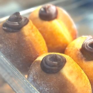 დონატი შოკოლადის კრემით